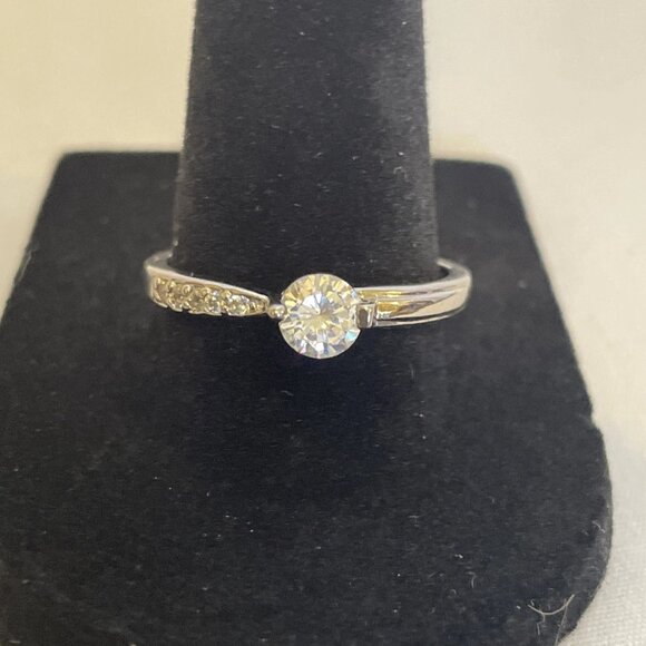 Shining Silver Tone Clear Stone Solitaire with 5 Side Stones Ring Size 8.75 - Picture 3 of 12